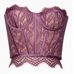 Elegant Lace Bustier in Purple